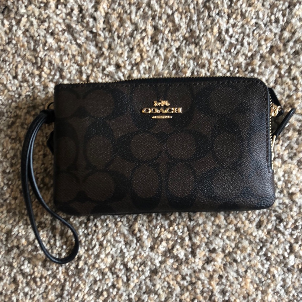 NWOT Coach wristlet
